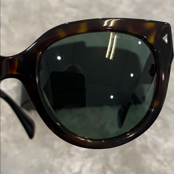 Prada tortoise sunglasses - Picture 7 of 7